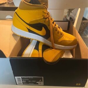 Jordan Kids Sneakers Yellow and Black